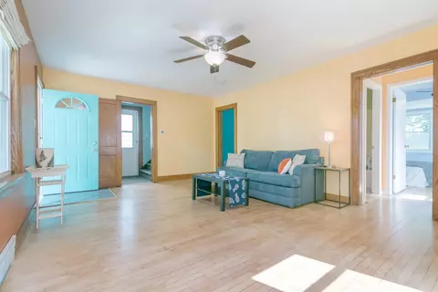 615 Pine St, Madison, WI 53715