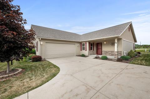 68 Berdella Ct, Cross Plains, WI 53528