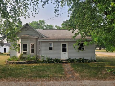 208 Wisconsin St, Avoca, WI 53506