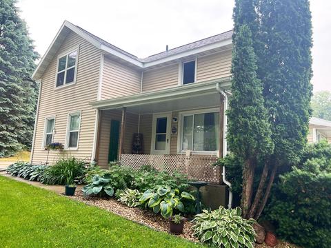 312 312 12 N Madison St, Cambria, WI 53923