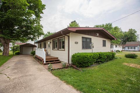 206 W Bluff St, Cassville, WI 53806