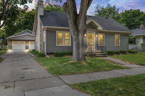 134 N Van Buren St, Stoughton, WI 53589