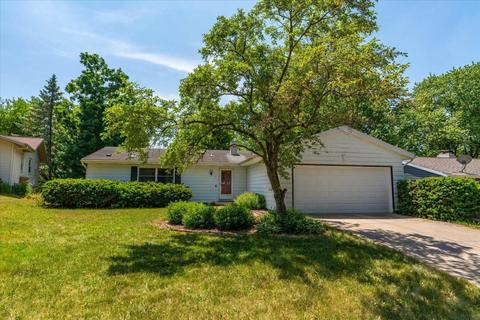 9 Canterbury Cir, Madison, WI 53711