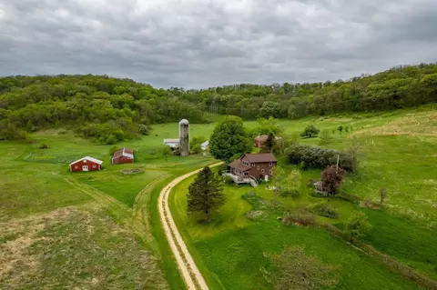 6762 Lower Wyoming Rd, Spring Green, WI 53588