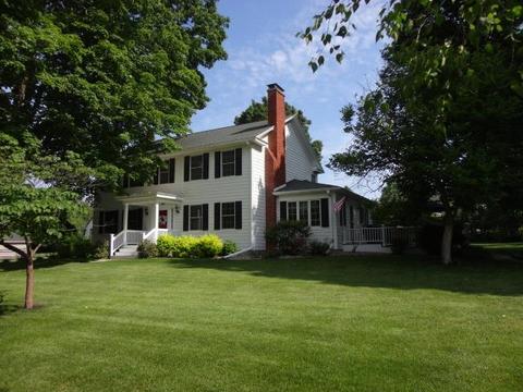 415 N 2nd St, Platteville, WI 53818