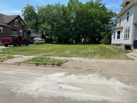 22 S Academy St, Janesville, WI 53548