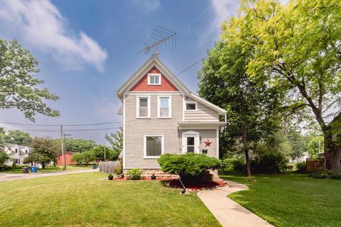 652 S Lewis St, Columbus, WI 53925