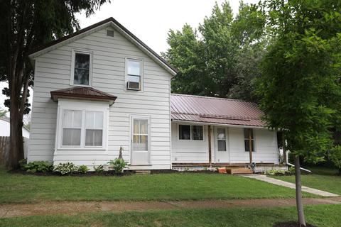 621 Prairie Ave, Hillsboro, WI 54634