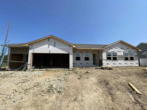 803 E Superior Dr, Edgerton, WI 53534