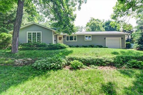 6106 Gateway Grn, Monona, WI 53716