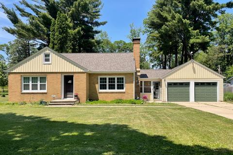 2221 Milwaukee Rd, Beloit, WI 53511