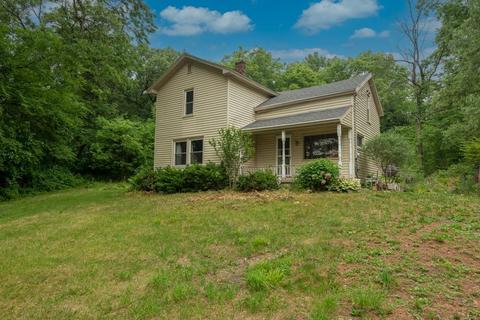 936 W Happy Hollow Rd, Janesville, WI 53546