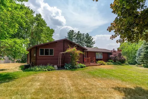 648 E Mallwood Dr, Edgerton, WI 53534