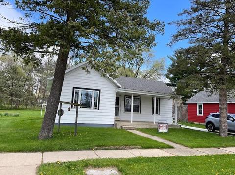 514 E Chestnut St, Pardeeville, WI 53954