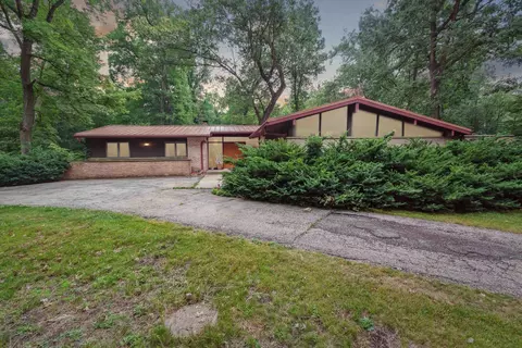 6948 E Foxhollow Rd, Clinton, WI 53525