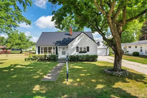 503 6th St, Brodhead, WI 53520
