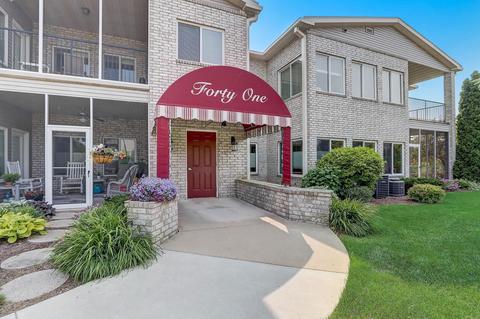41 Cherokee Cir #103, Madison, WI 53704