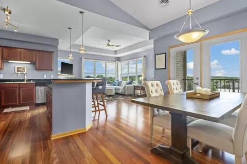 8201 Mayo Dr #412, Madison, WI 53719