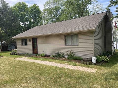 3867 Ames Ln, Potosi, WI 53820