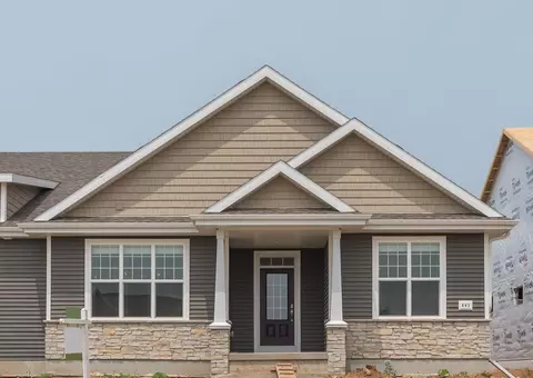 662 Hillcrest Dr, Waunakee, WI 53597
