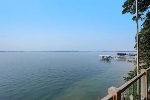 3272 Brooklyn Dr, Stoughton, WI 53589