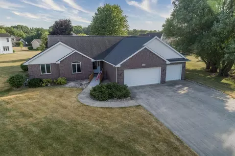 636 E Kaleen Ln, Beloit, WI 53511
