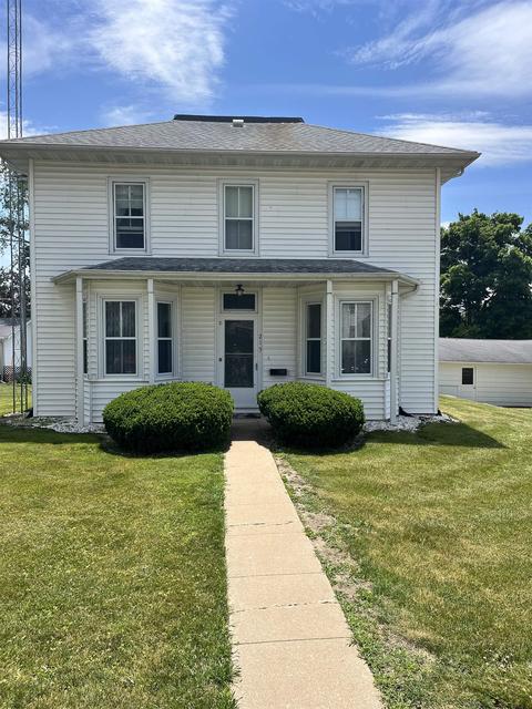 215 E Lincoln Ave, Lancaster, WI 53813
