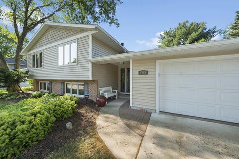 5707 Modernaire St, Fitchburg, WI 53711