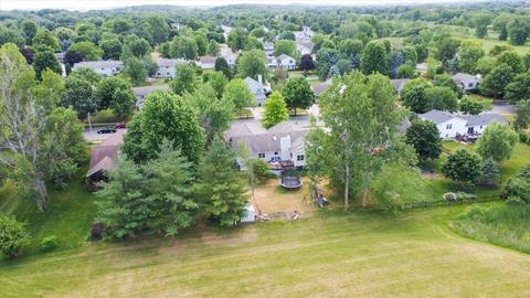 423 W Clover Ln, Cottage Grove, WI 53527