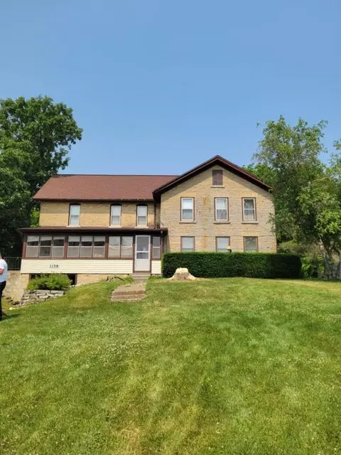 1158 Waterloo St, Columbus, WI 53925
