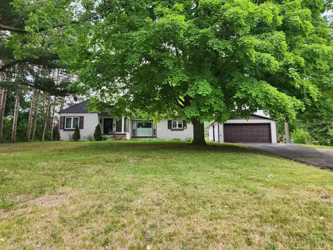 1003 N Main St, Edgerton, WI 53534