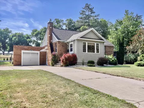 630 Dearholt Rd, Madison, WI 53711