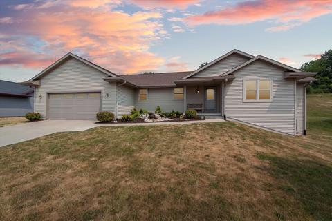 736 Orchard View Dr, Evansville, WI 53536