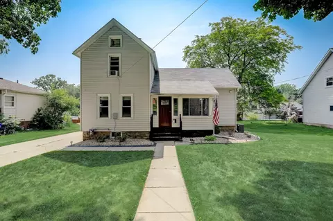 735 S Charles St, Columbus, WI 53925