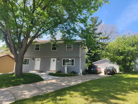 537-539 Harvard Ct, Janesville, WI 53548