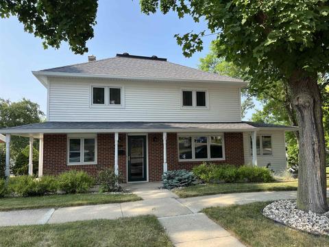 1003 Prospect Ave, Portage, WI 53901