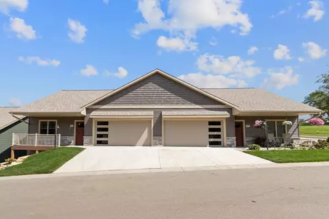 35 Sienna Hills Cir #5, Mount Horeb, WI 53572