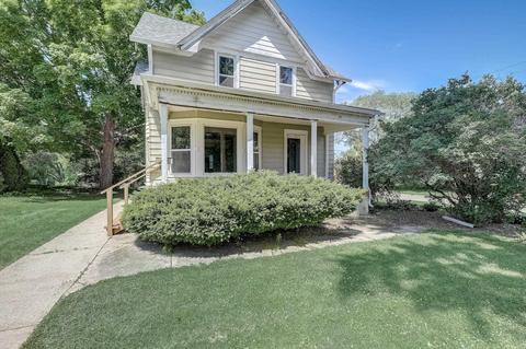 345 N Pleasant Ave, Jefferson, WI 53549