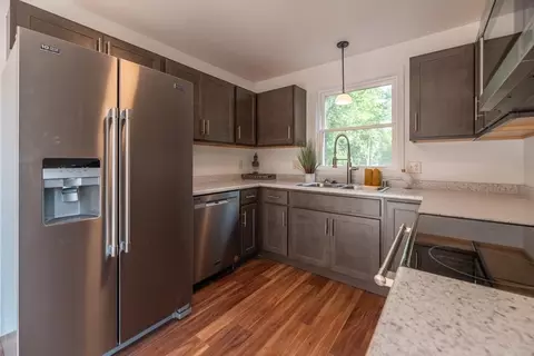 1553 S River Rd, Janesville, WI 53546
