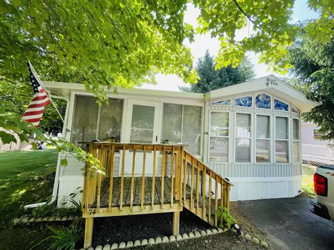 74 Dog Leg Rd, Wisconsin Dells, WI 53965