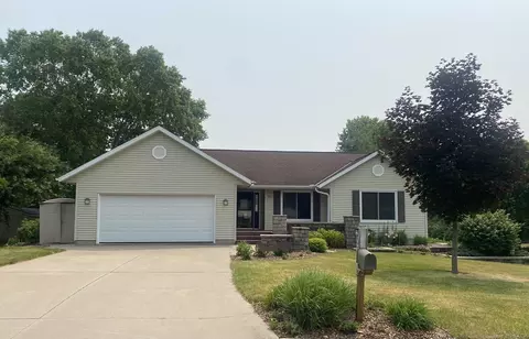 322 Meadow Ln, Poynette, WI 53955