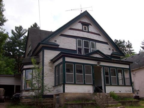 132 E Park St, Montello, WI 53949