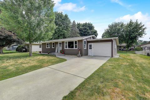240 7th St, Prairie Du Sac, WI 53578