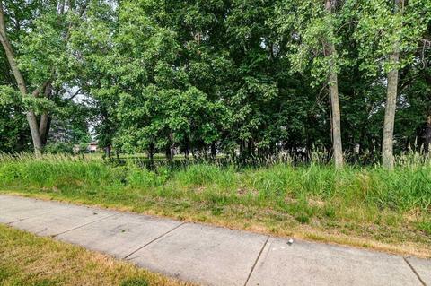 1190 Okeeffe Ave, Sun Prairie, WI 53590