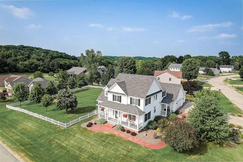 w8214 Bridle Path, Lake Mills, WI 53551