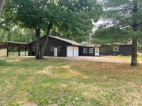 217 Bridge St, Mazomanie, WI 53560