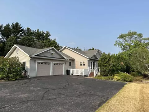 s670 Oak Hill Lane, Wisconsin Dells, WI 53965
