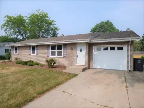 139 S Crescent Dr, Milton, WI 53563