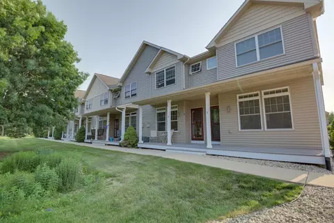 1817 Cedarbrook Ln #8, Stoughton, WI 53589