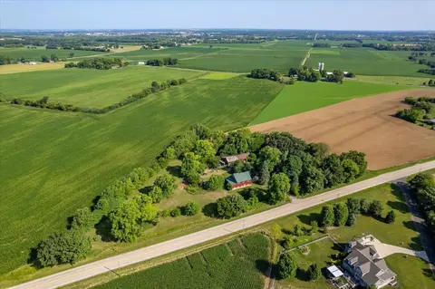 2896 County Road T, Sun Prairie, WI 53590